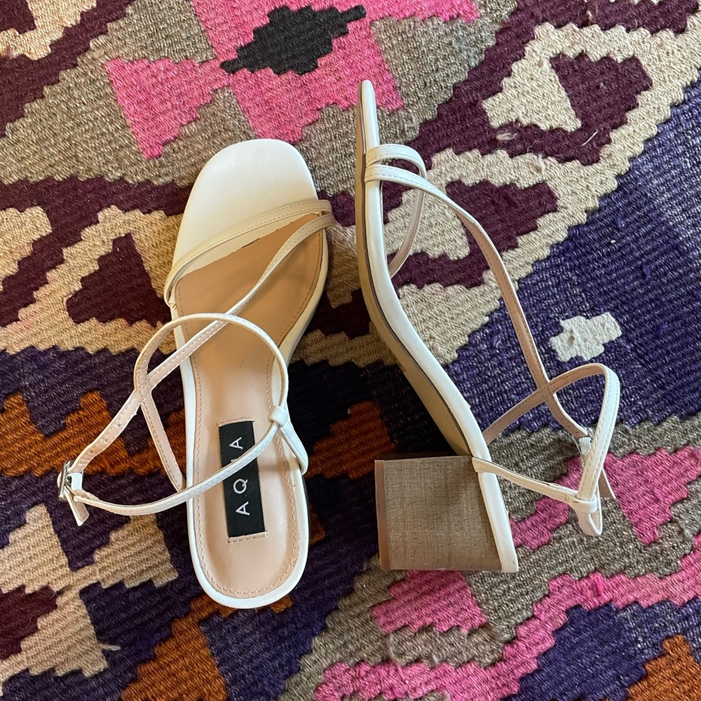 AQUA BLOOMINGDALES WHITE STRAPPY BLOCK HEELS SIZE 7